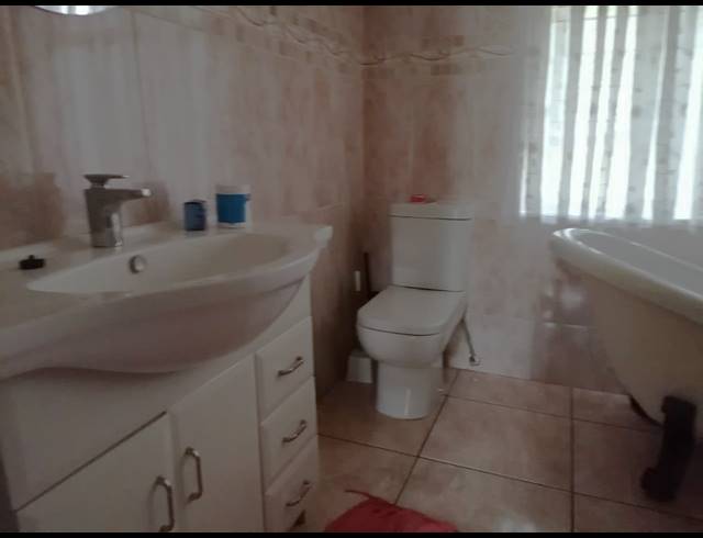 4 BEDROOM HOUSE FOR SALE IN GREENHILLS